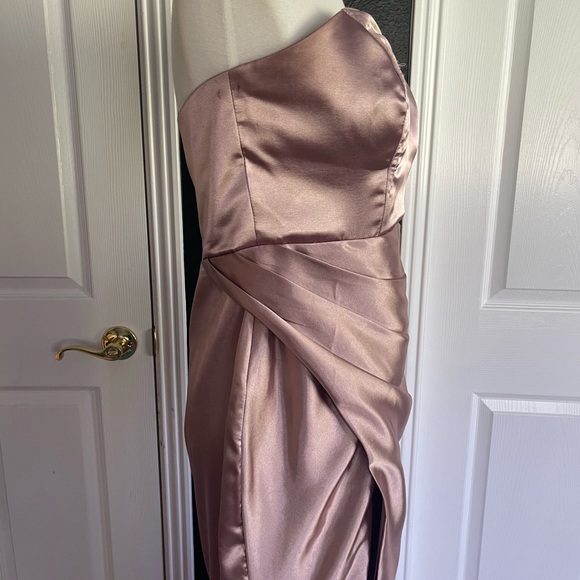Adilah Rose Gold Gown - Picture 3 of 13